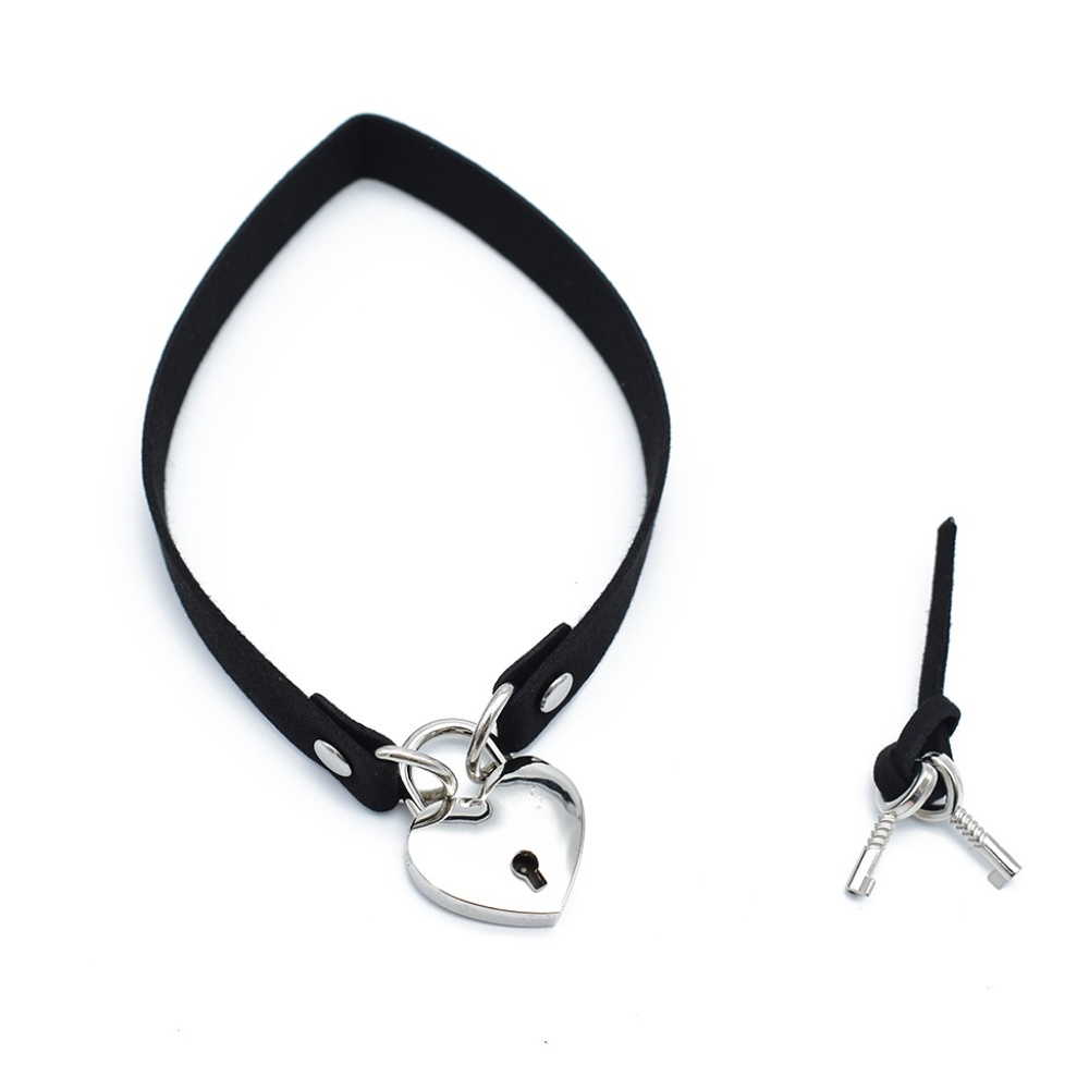 Choker with Heart Locket comes with Key - Picture 4 of 4